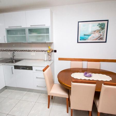 Apartman Seka Omis Exterior photo