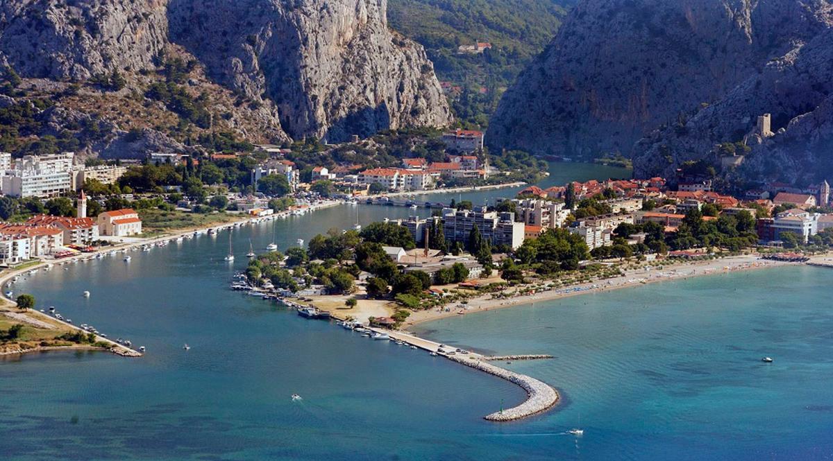 Apartman Seka Omis Exterior photo