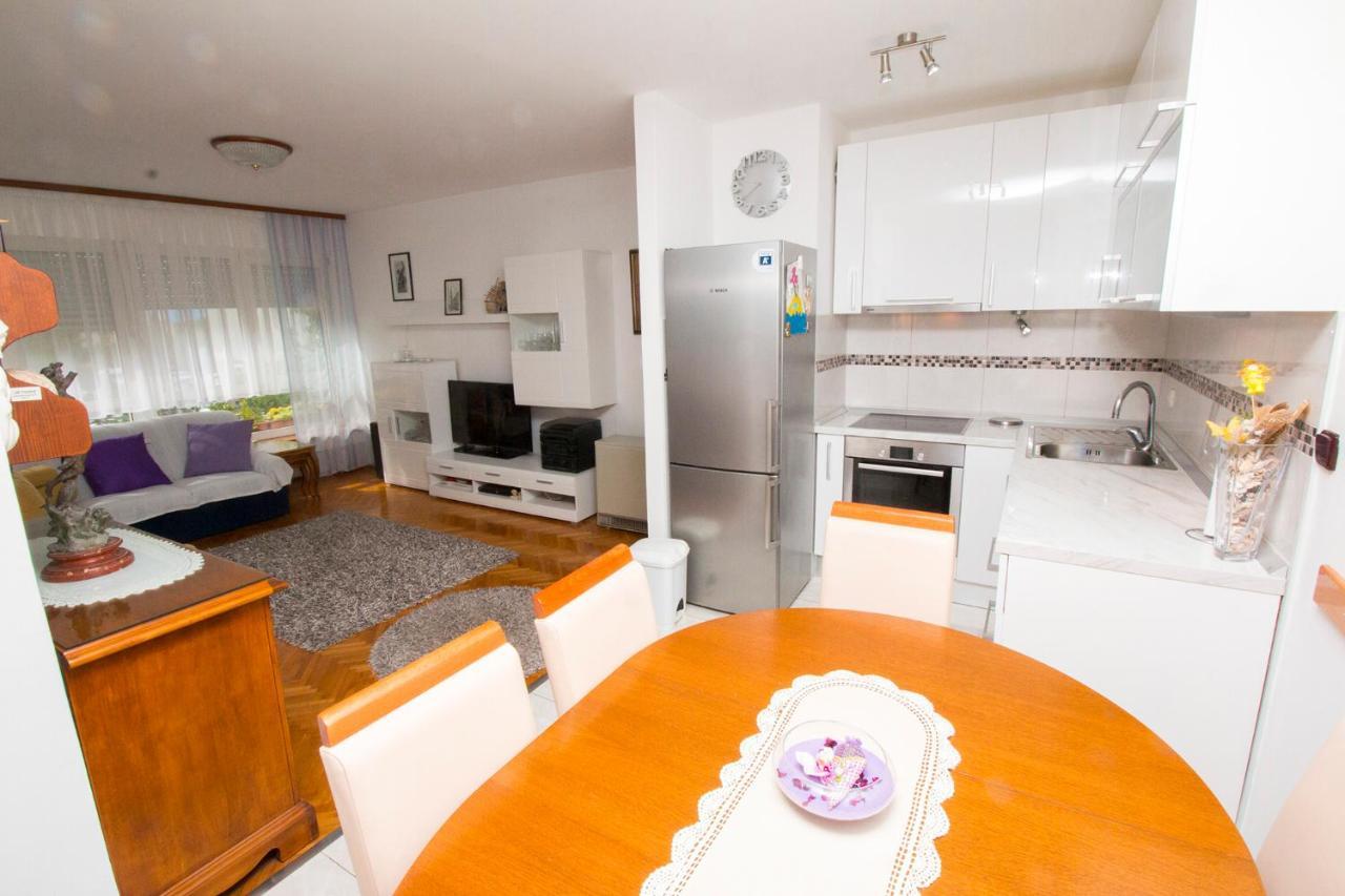 Apartman Seka Omis Exterior photo